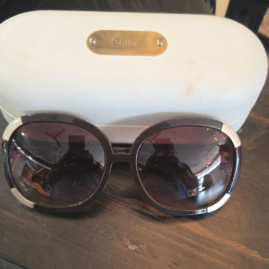 Chloe Women's Brown Gradient Round Oversized Sunglasses